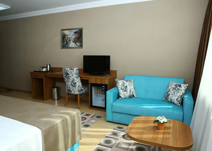 Golden Lounge Hotel