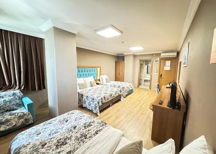 Golden Lounge Hotel