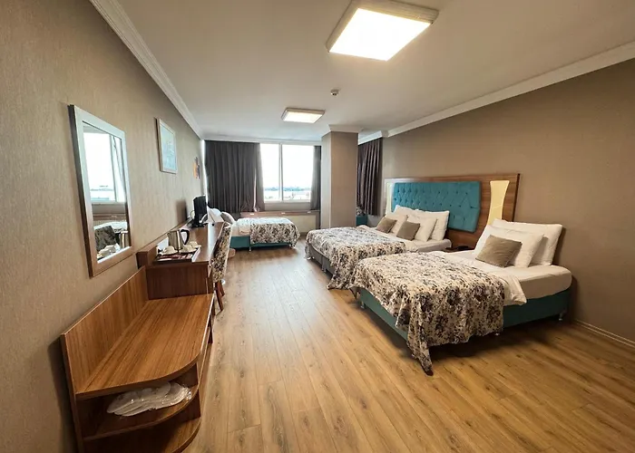 Golden Lounge Hotel