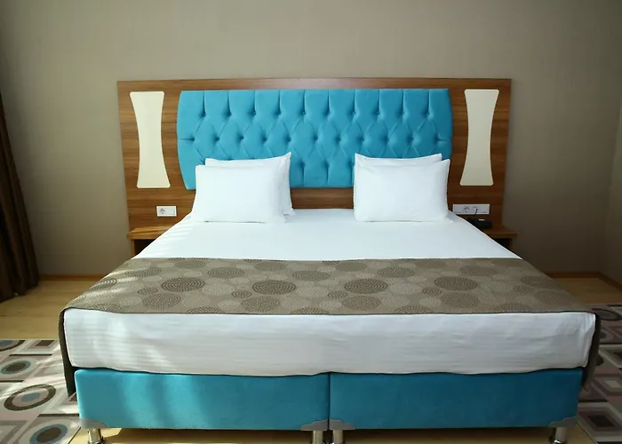 Golden Lounge Hotel